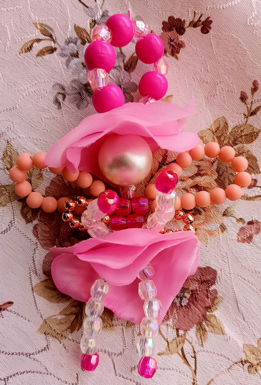 Bambolina di perline