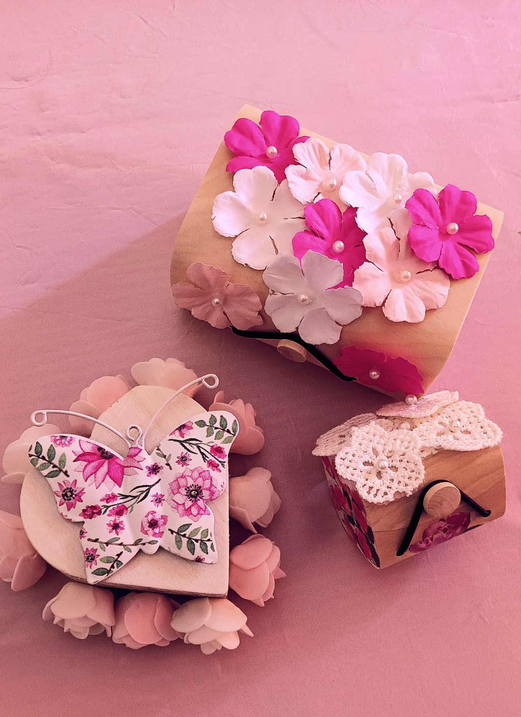 Scatoline di legno&nbsp;decorate