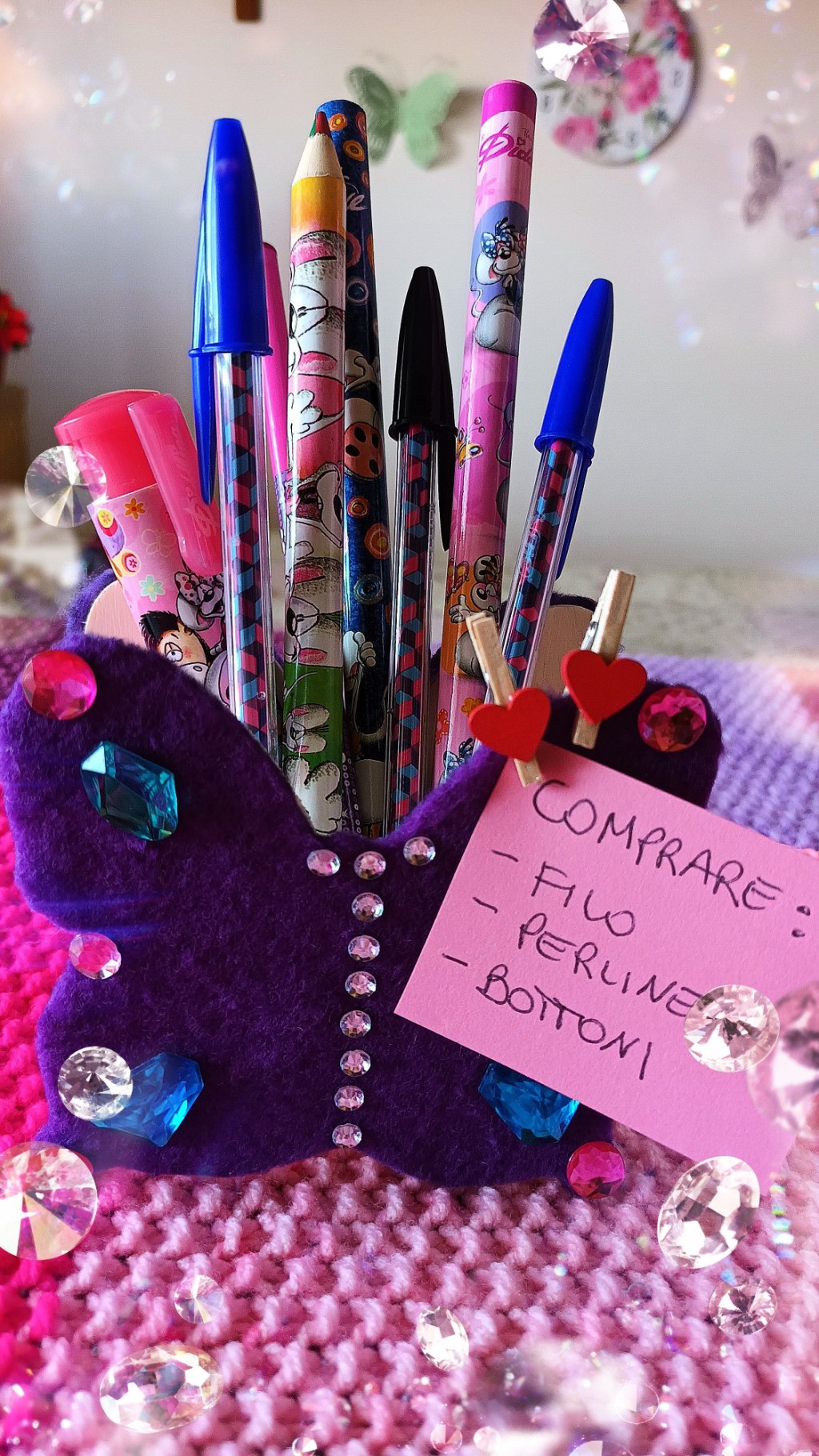 Portapenne decorato a&nbsp;mano